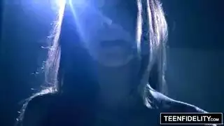 رجل لديه كس يتنك بقوه