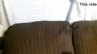 بريت تمتص ديك على ركبتيها وتأخذها حلوة ضيقة