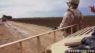 جميلة شرق أوسطية تمتلئ فتحاتها الضيقة