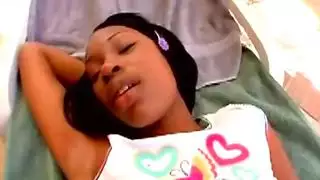 مؤخرة عاجية في مشهد إباحي صريح