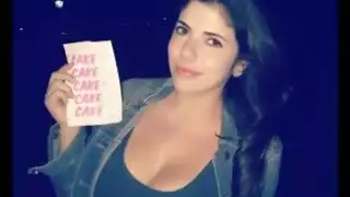 ستوني وإميلي ملائكة جنس شرسان لديهما أفكار قذرة في أذهانهما وجيرانهما الأقران