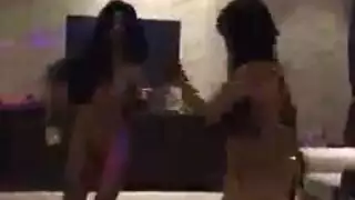 قضيب جديد، نفس الهدف: هذه الكلبات تريد السائل المنوي