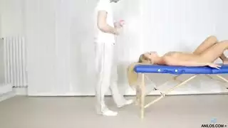 فحل تربية الخيل يطلق حمولة ضخمة