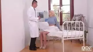 امتحان المستقيم مجنون دكتور امراض نساء