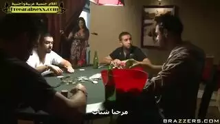 من الحداد إلى الأنين: أم صديقه تأخذه بعمق