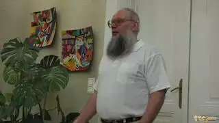 الخت غير الشقيقتمارس الحنس قبل السفر مع اخوه