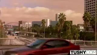 كس لعق الديك صغير زوجة في الثلاثية