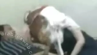امي تأتي بصدقته وتنام معي