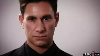الأخ وصي على المراهقة أخته لأبيه وينيكها نيك محارم ساخن