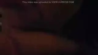 صديقة هواة ساخنة تأخذه بعمق من رجلها