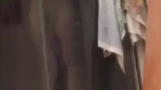 كاميرا خفية تلتقط جلسة استمناء ساخنة في الحمام