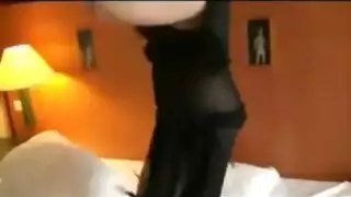 نيك و لابسه اصفر
