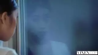 صغيرة جدا وتتحمل زب كبير