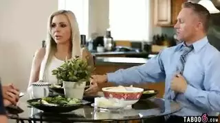 ابنة العم لا تمل من النيك