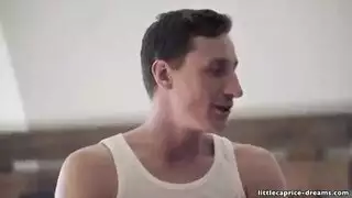 تحول مثلي: من المقص إلى تقاسم قضيب صلب