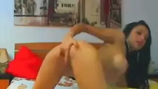 يدلكها في مسها