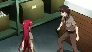 بنت بتمص زب
