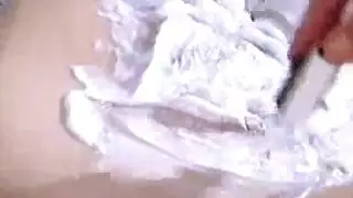فيلم إباحي في المزرعة: فتاة الحظيرة تأخذ عضواً كبيراً