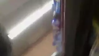 تم القبض على لص يسرقون المتاجر