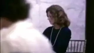 جسد كارينا كابول العاري في حركة إباحية صريحة