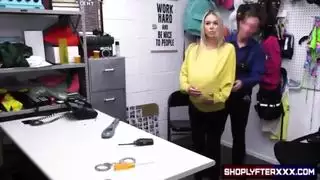 نط عليها وقلعها