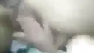 الجنس العنيف يجعل العاهرة المصرية تصرخ في النشوة