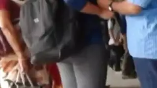 جنس شرجي قاسي مع مراهقة بشعر أخضر: أصابع وضرب بقوة