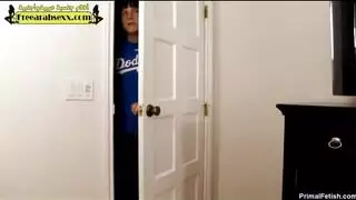 النيك العنيف بين الابن وامه الخجولة