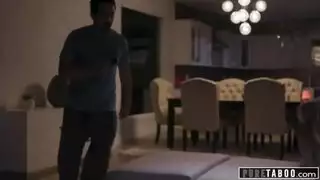 انجيلا وايت ونيك عنيف اغتصاب