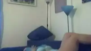 إنها عربية، مثارة، ولديها أثداء ضخمة – شاهدوها عارية