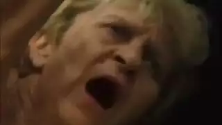 ينيك الشاب صديقه