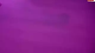 شاهدها وهي تأخذ فرجها الضيق بصلابة