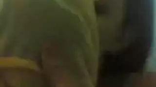 سحاقيات مصرية ذات أثداء كبيرة تمارس الجنس بأدوات وحزام