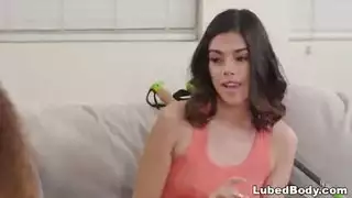 نيك عربيه صغيره توجع