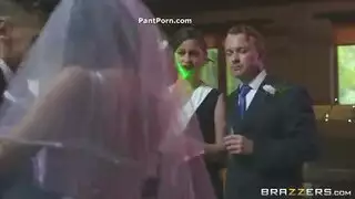 كاثي سكاي المراهقة في حفلة جماعية إباحية صعبة