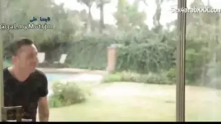 أمسك أختي النائمة