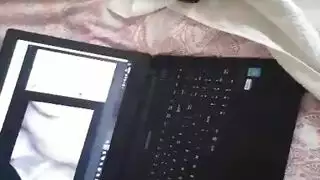 يلبس الجنس كس تمتد