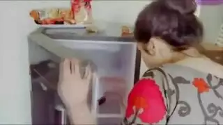 رقص منزلى بقميص نوم