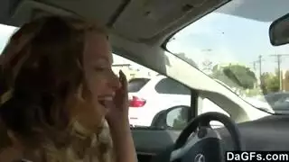 وحيدًا في المنزل، يصلني نص ابن عمي الصريح
