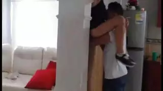 وجه الفتاة مطبخ
