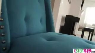 مؤخرة مستديرة مثنية لتجربة كلاسيكية قاسية