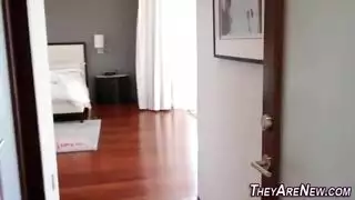 اخ ينيك اختة هوا يقذف وهي تقذف عدت مرات