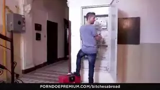تنتاك مقابل دفع البغشيش