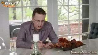 ابن يتخل على مرات ابوه وينكها وهيا قلعه وناي