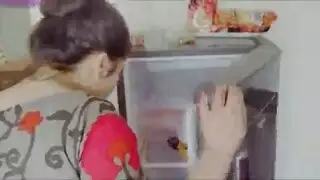 فيلم إباحي قاسي: فتى يقتحم منزل الجارة لممارسة جنس شرجي عنيف