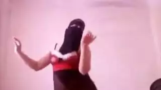 رقص سكسي عارى اجمل مقطع هز طيز منقبة مصرية فاجرة