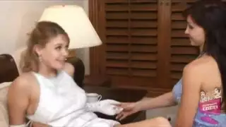 شهوة الأرملة الناضجة المحرمة مع رجل أصغر