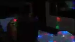 إباحية صنعت في أمريكا: حلق مفعول بعنف ووضع الكلب