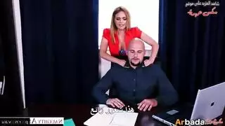 فحل الشركة يدفع بكسي السكرتيرة الراغبة بقوة أثناء العمل