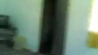 فحل عربي يأخذ الخادمة الآسيوية في جولة جامحة